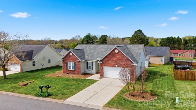 1835 Terrain Drive NW, Conover, NC 28613