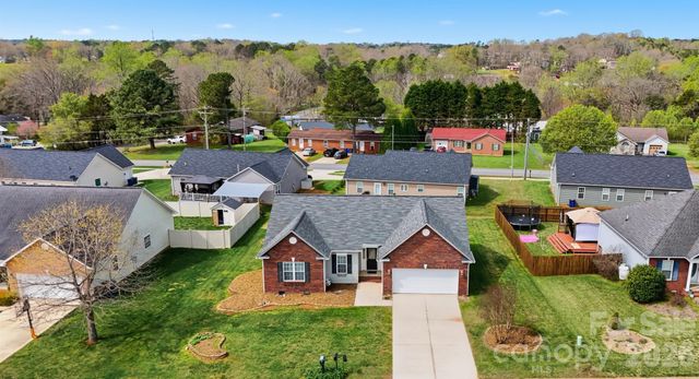 1835 Terrain Drive NW, Conover, NC 28613