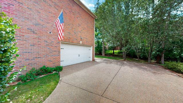 5516 Traceside Dr, Nashville, TN 37221