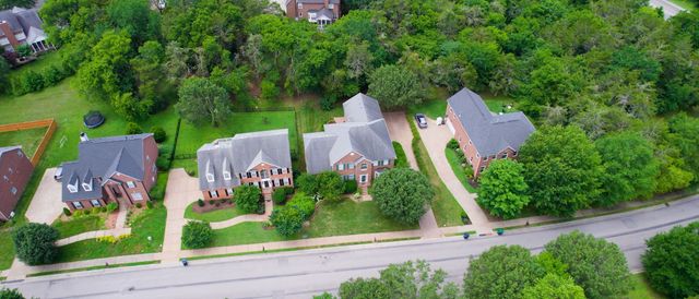5516 Traceside Dr, Nashville, TN 37221