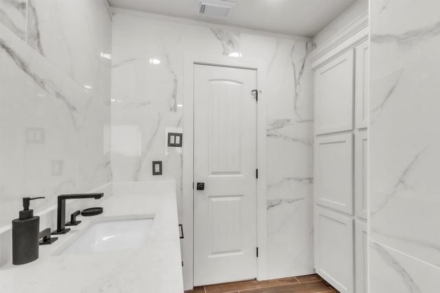 1315 E Fairmont St, Longview, TX 75601