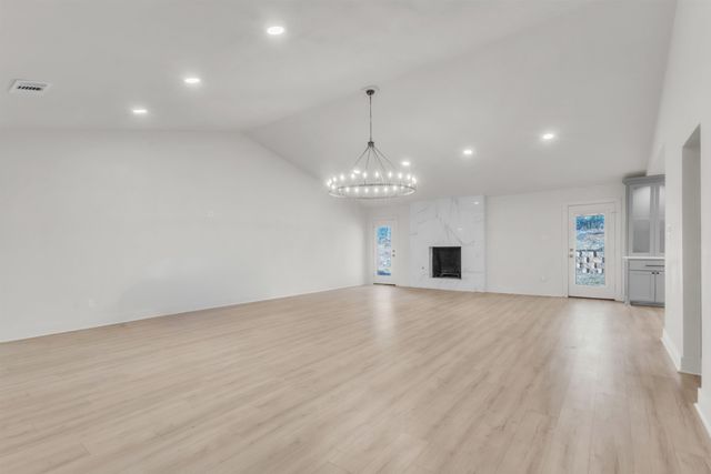 1315 E Fairmont St, Longview, TX 75601