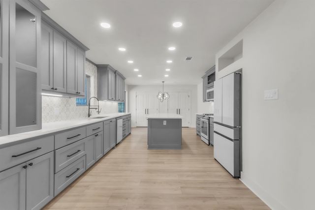 1315 E Fairmont St, Longview, TX 75601