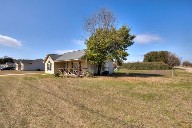 4385 Camden Highway, Dalzell, SC 29040