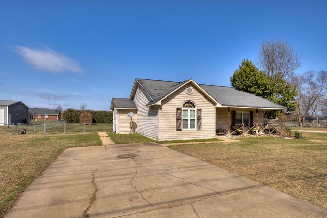 4385 Camden Highway, Dalzell, SC 29040