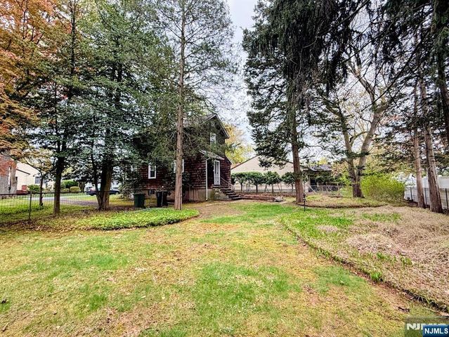 431 Cedar Avenue, Paramus, NJ 07652