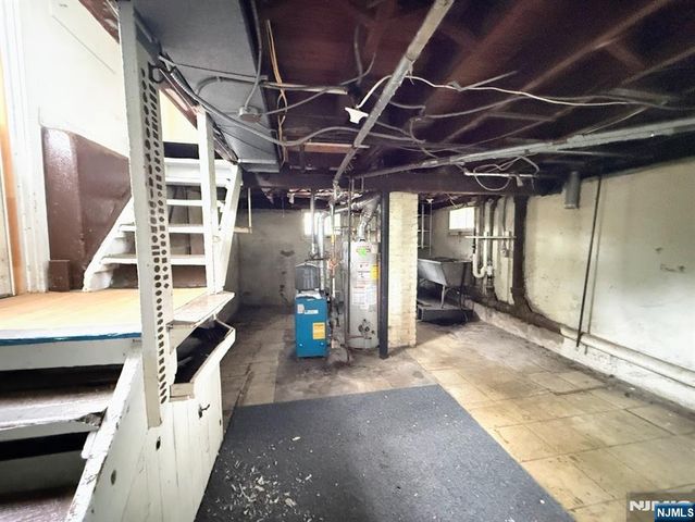 431 Cedar Avenue, Paramus, NJ 07652