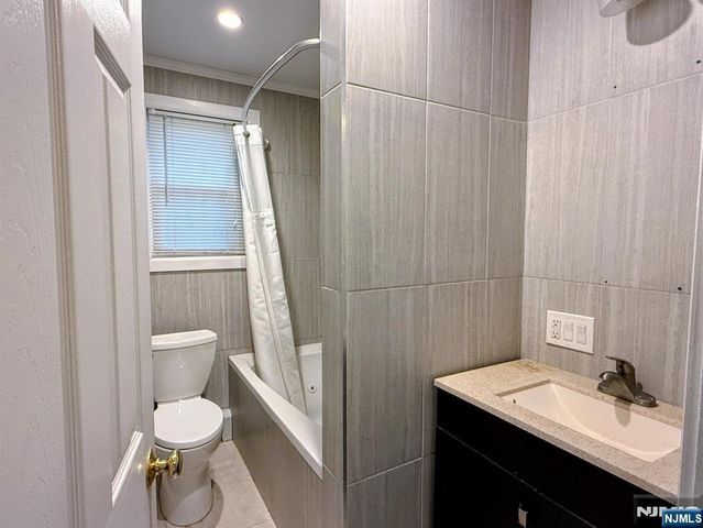 431 Cedar Avenue, Paramus, NJ 07652