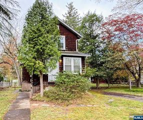 431 Cedar Avenue, Paramus, NJ 07652