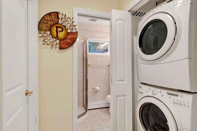 330 Bayville Avenue, Bayville, NY 11709