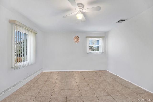 330 Bayville Avenue, Bayville, NY 11709