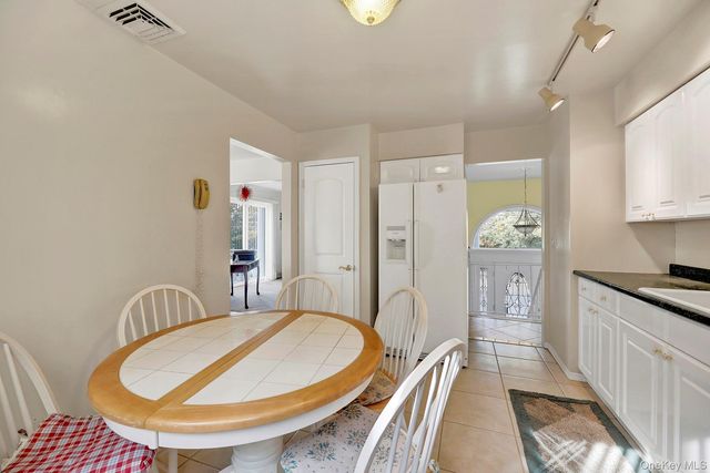 330 Bayville Avenue, Bayville, NY 11709