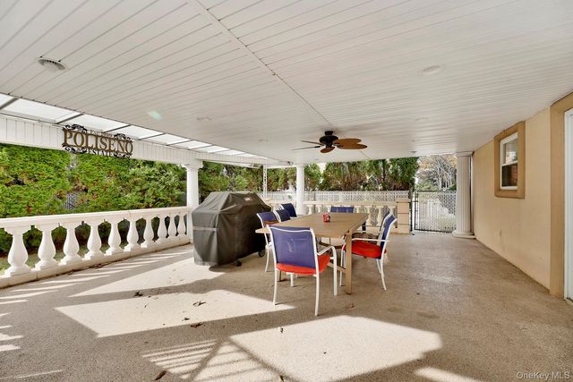 330 Bayville Avenue, Bayville, NY 11709