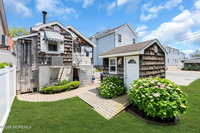 87 Rogers Avenue, Manasquan, NJ 08736