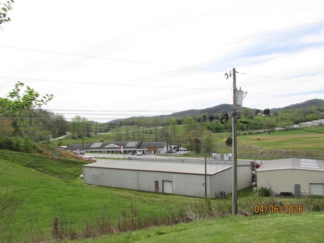 52 Mockingbird Lane, Hayesville, NC 28904