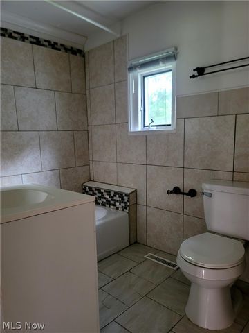 220 Robert Drive, Kent, OH 44240