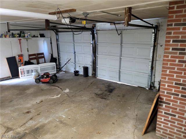 220 Robert Drive, Kent, OH 44240