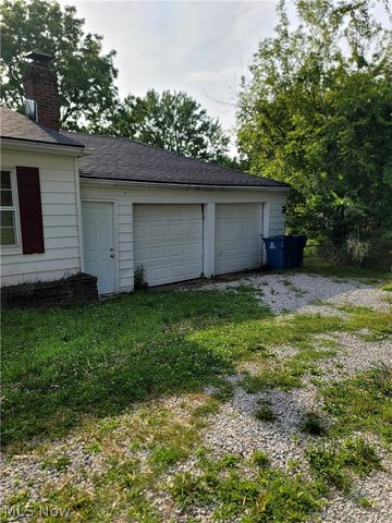 220 Robert Drive, Kent, OH 44240