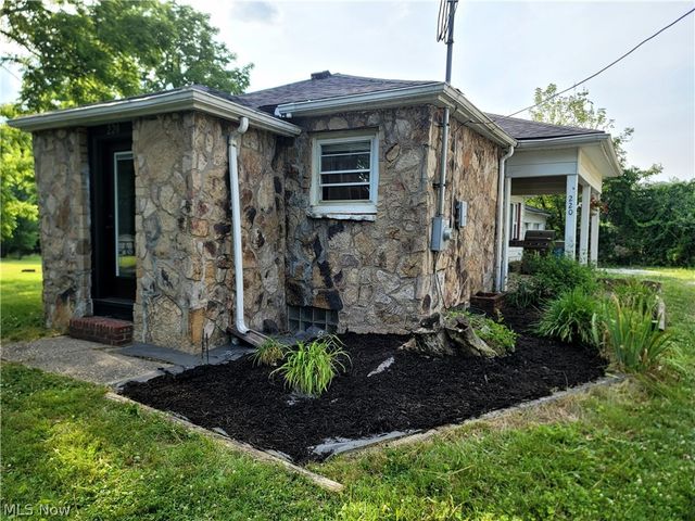 220 Robert Drive, Kent, OH 44240