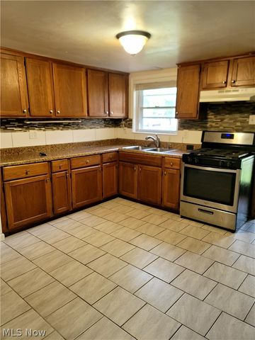 220 Robert Drive, Kent, OH 44240