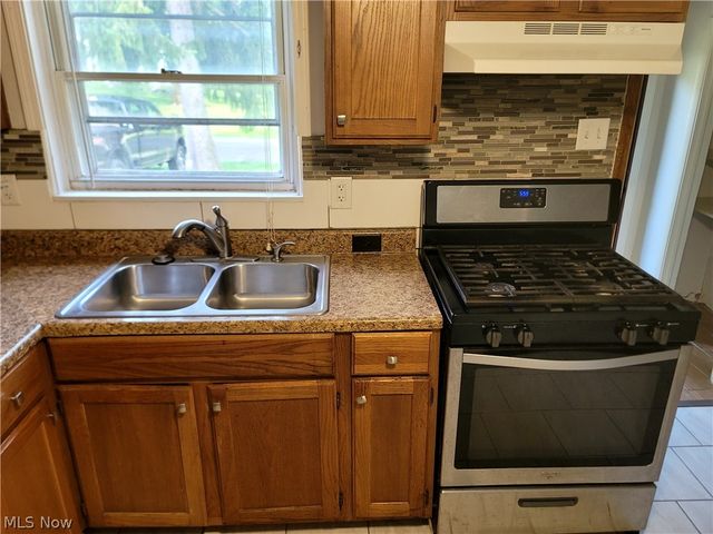 220 Robert Drive, Kent, OH 44240