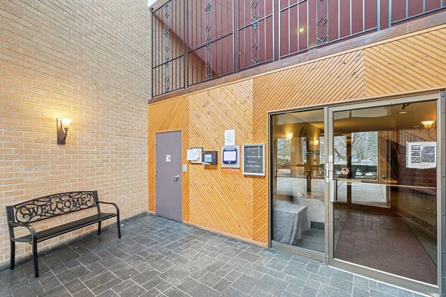 700 N Bruce Lane 312, Glenwood, IL 60425