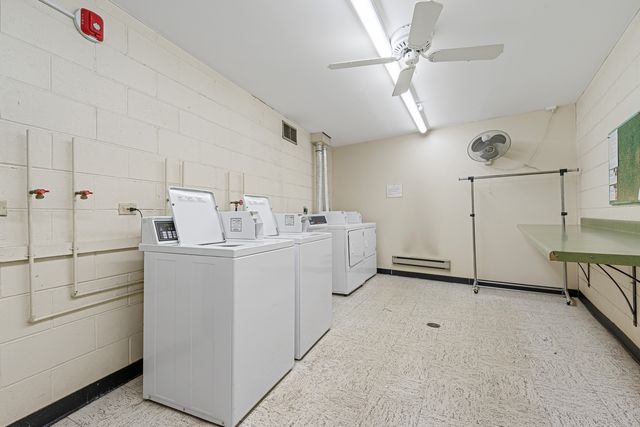 700 N Bruce Lane 312, Glenwood, IL 60425