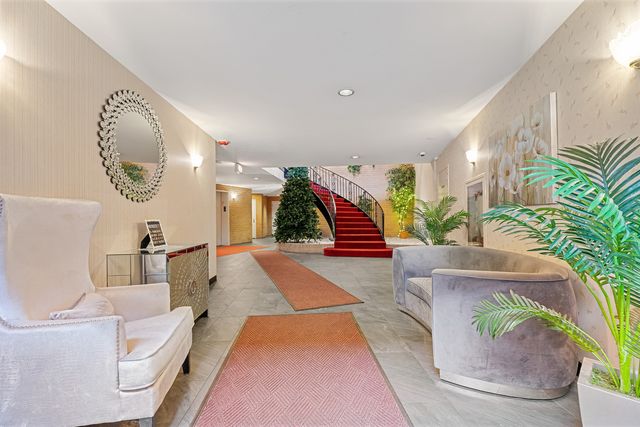 700 N Bruce Lane 312, Glenwood, IL 60425