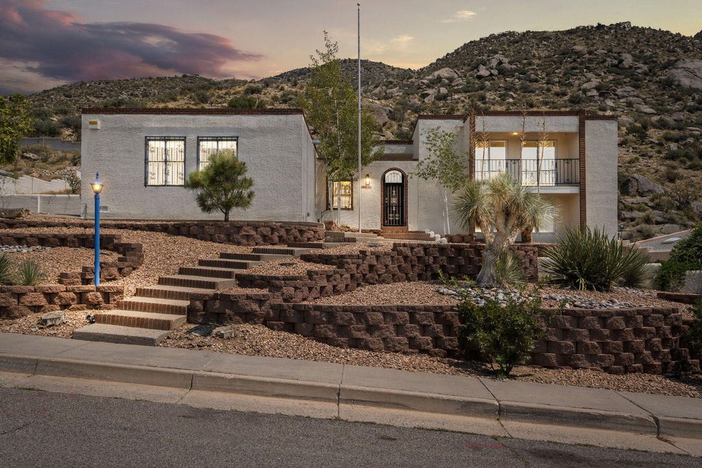3004 Camino De La Sierra NE, Albuquerque, NM 87111
