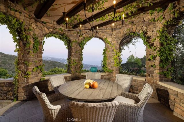 1302 Skyline Drive, Laguna Beach, CA 92651