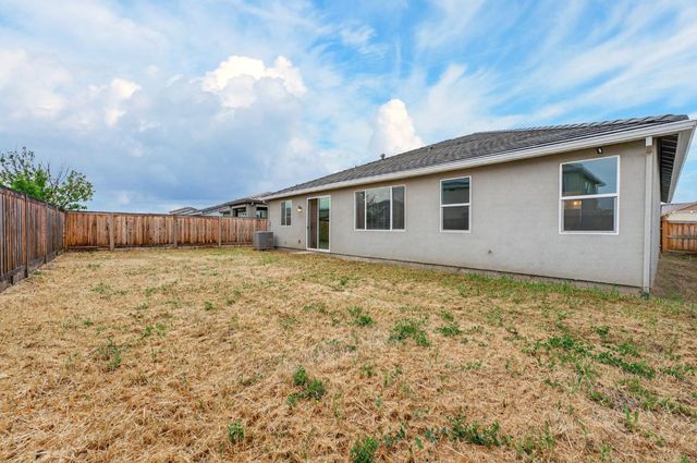 1531 Minories Dr, Olivehurst, CA 95961