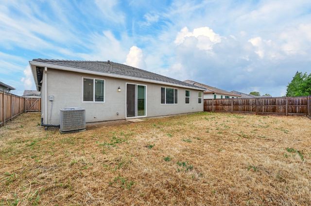 1531 Minories Dr, Olivehurst, CA 95961