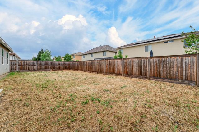 1531 Minories Dr, Olivehurst, CA 95961
