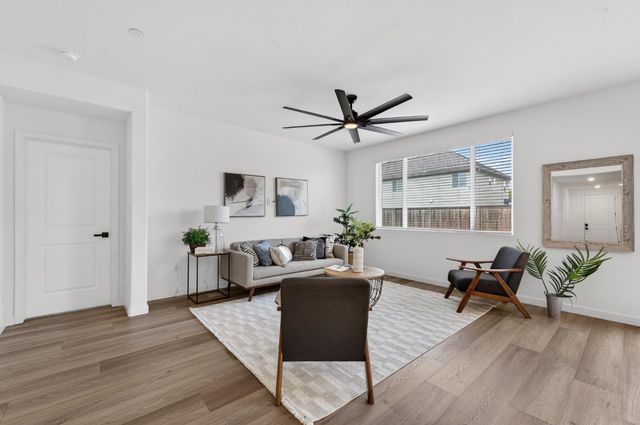 1531 Minories Dr, Olivehurst, CA 95961