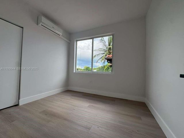 2425 SW 6th St 5, Miami, FL 33135