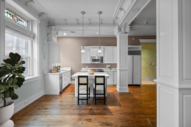 8 Garrison St 104, Boston, MA 02116