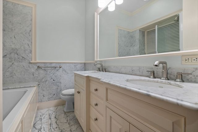 8 Garrison St 104, Boston, MA 02116