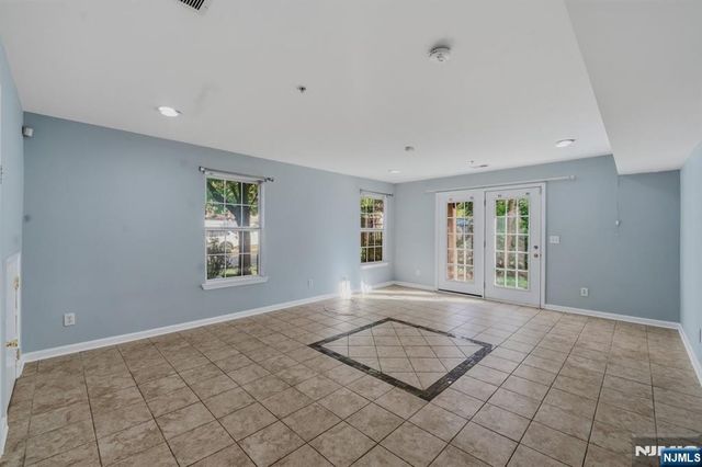 2 Marina, Bayonne, NJ 07002