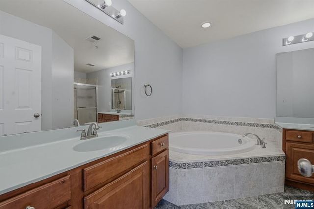 2 Marina, Bayonne, NJ 07002