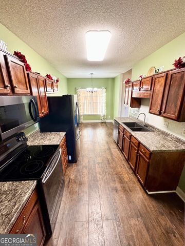 108 Manchester Lane, Byron, GA 31008