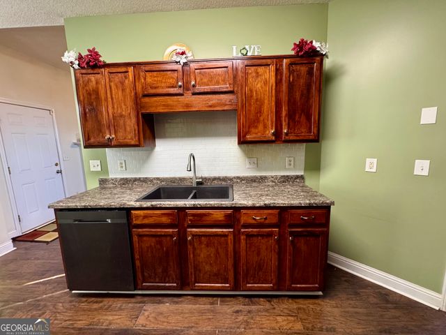 108 Manchester Lane, Byron, GA 31008