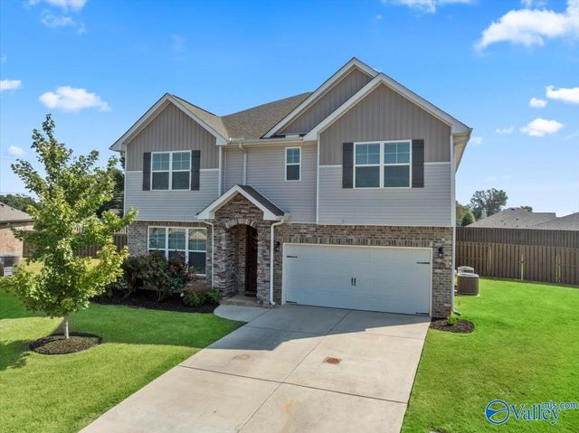 211 Cherry Laurel Drive, Hazel Green, AL 35750