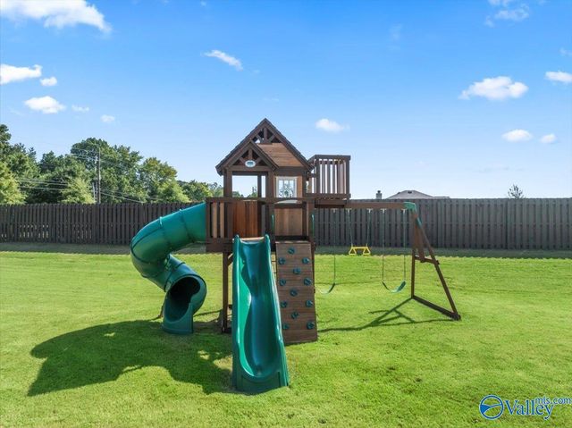 211 Cherry Laurel Drive, Hazel Green, AL 35750
