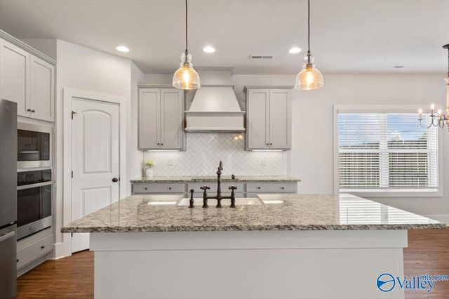 211 Cherry Laurel Drive, Hazel Green, AL 35750