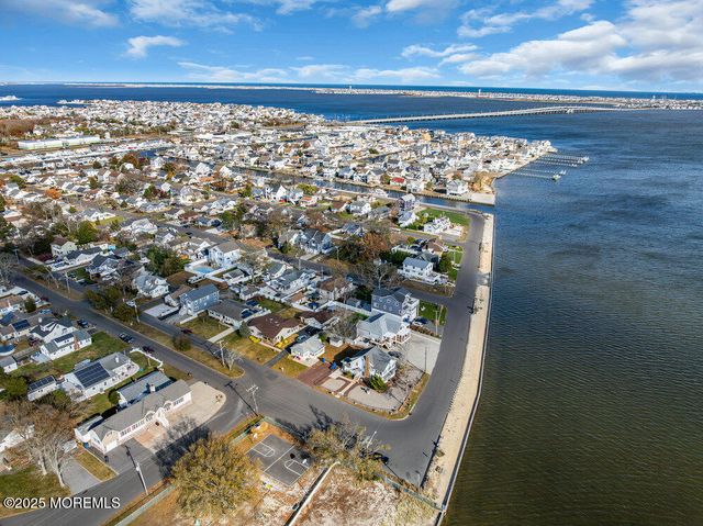 218 Grover Road, Toms River, NJ 08753