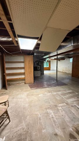 96 Greenwood Retreat Road, Bedford, IN 47421