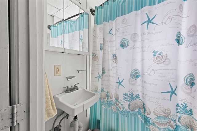 484-486 Main St, Bridgewater, MA 02324