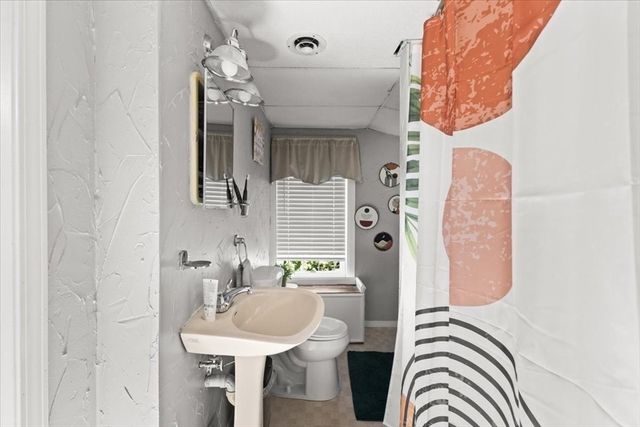 484-486 Main St, Bridgewater, MA 02324