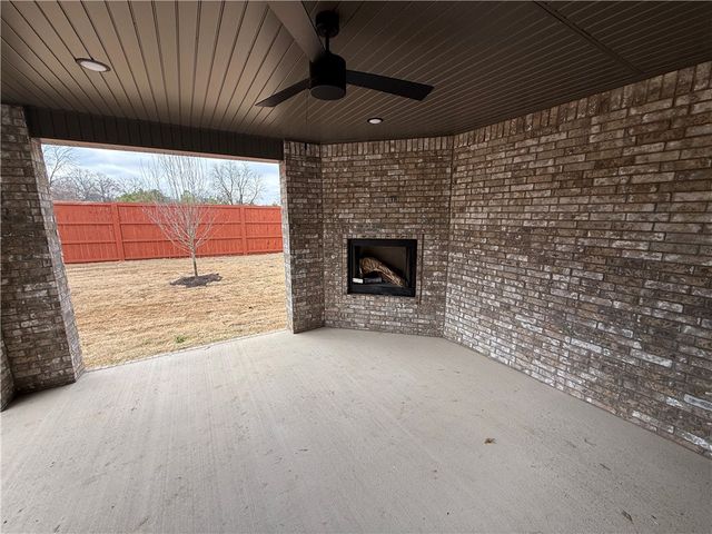 206 Doral Drive, Cave Springs, AR 72718