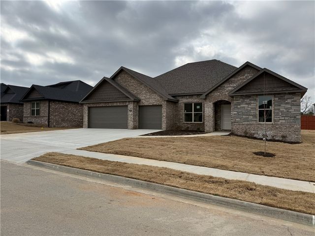 206 Doral Drive, Cave Springs, AR 72718